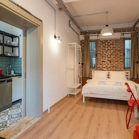 Stone Just A 3min Walk From The Clock Tower * İzmir