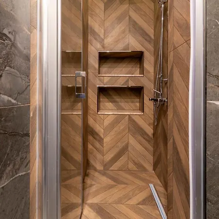 Stone Just A 3min Walk From The Clock Tower İzmir