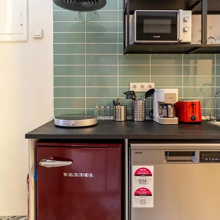 Stone Just A 3min Walk From The Clock Tower * İzmir